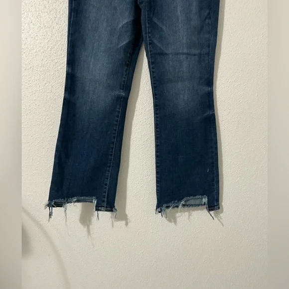 NWT Judy BlueMedium Wash Mid Rise Cropped Boot Jeans Size 11/30